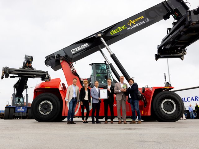 Turning sceptics into advocates: Cabooter Group sparks enthusiasm with Kalmar Electric Reachstacker